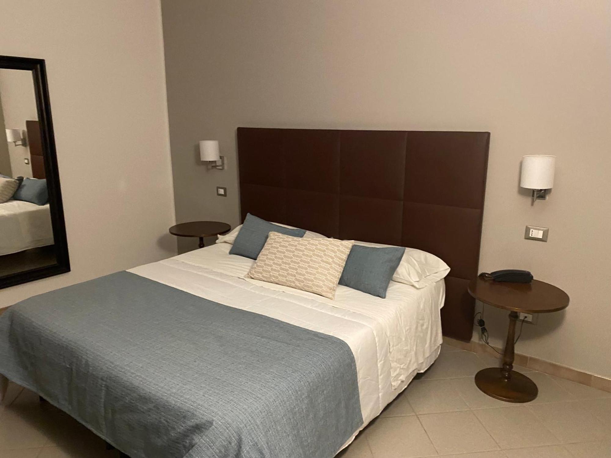 Hotel Moderno Trapani Exterior photo